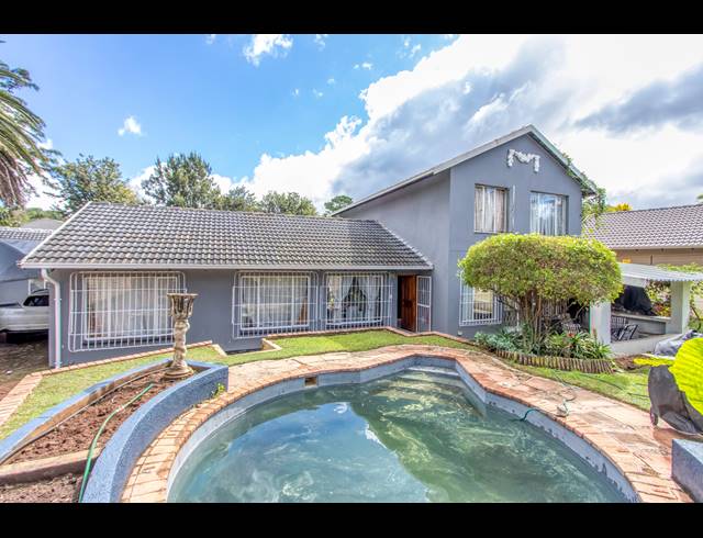 4 BEDROOM FREESTANDING FOR SALE IN WELTEVREDEN PARK